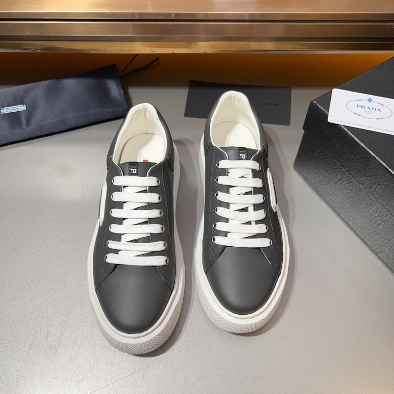 Pra*a casual shoes